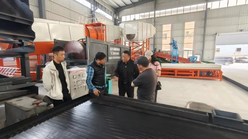 Los clientes de equipos de minería de oro de Mongolia visitan nuestra empresa y alcanzan intenciones de cooperación