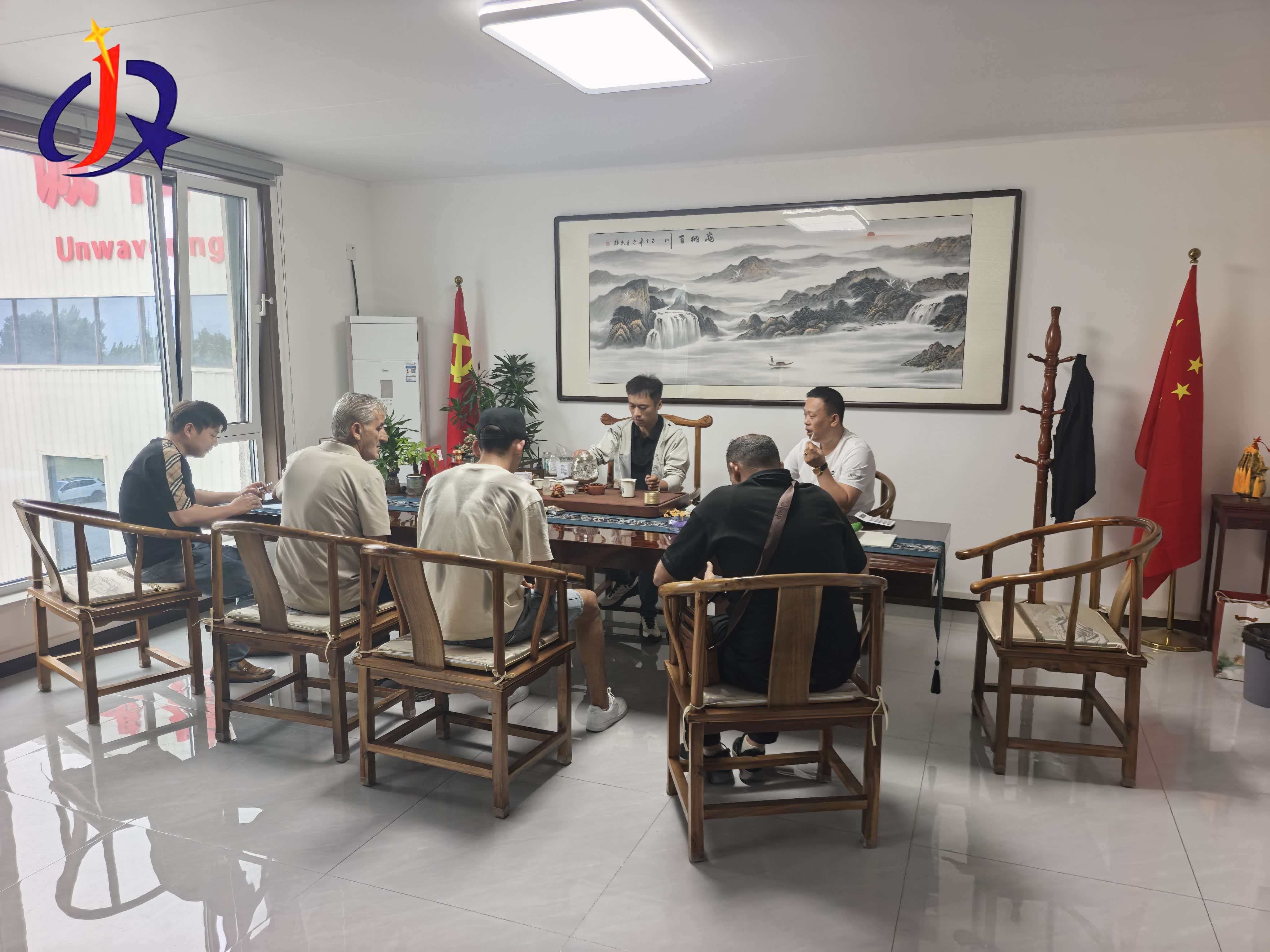 Distribuidores colombianos de equipos de procesamiento de oro visitan Jinqi Machinery para cooperar en el mercado sudamericano