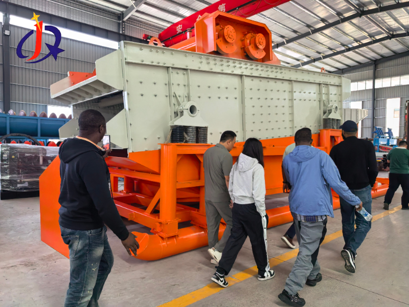 Clientes de empresas mineras de oro aluvial de Nigeria visitan Jinqi